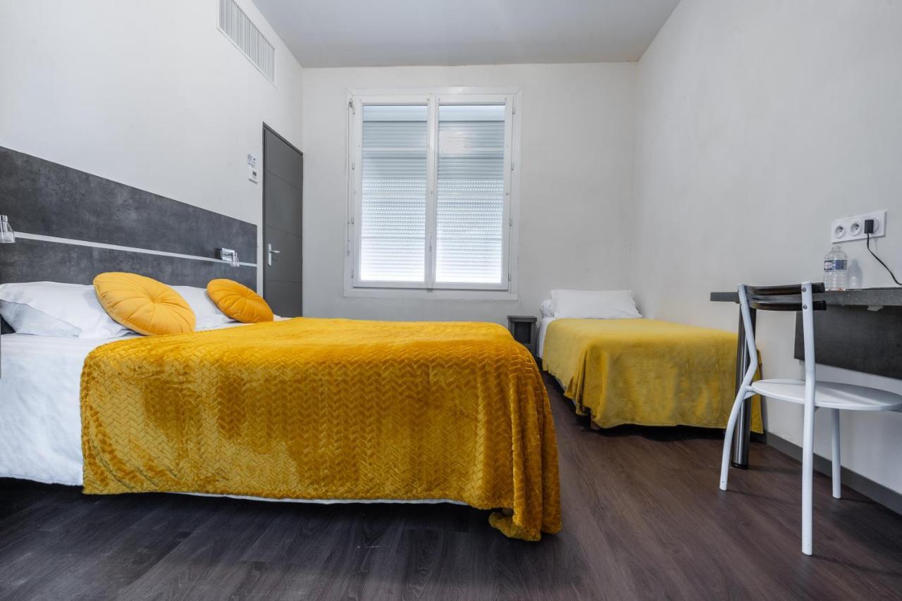 Hotel De La Gare Surgères エクステリア 写真