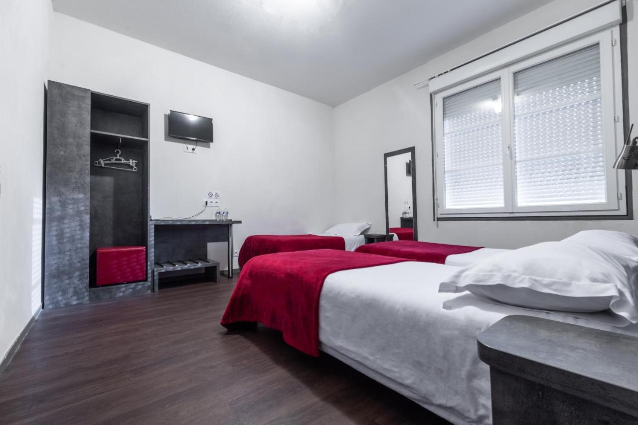 Hotel De La Gare Surgères エクステリア 写真