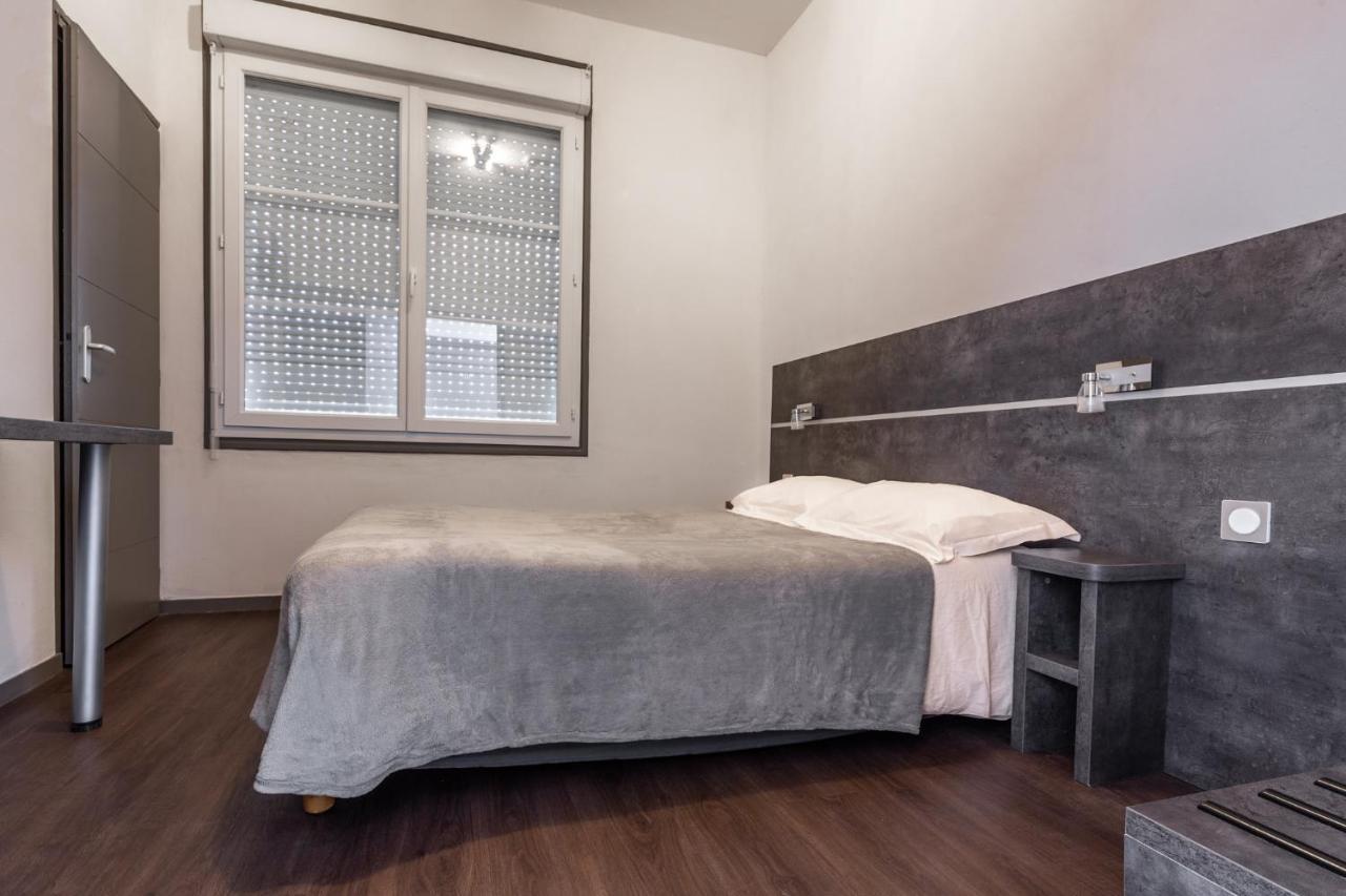 Hotel De La Gare Surgères エクステリア 写真