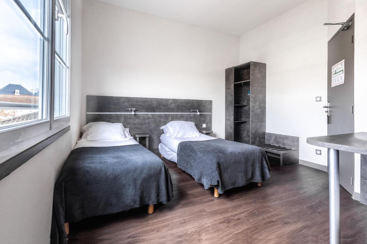Hotel De La Gare Surgères エクステリア 写真